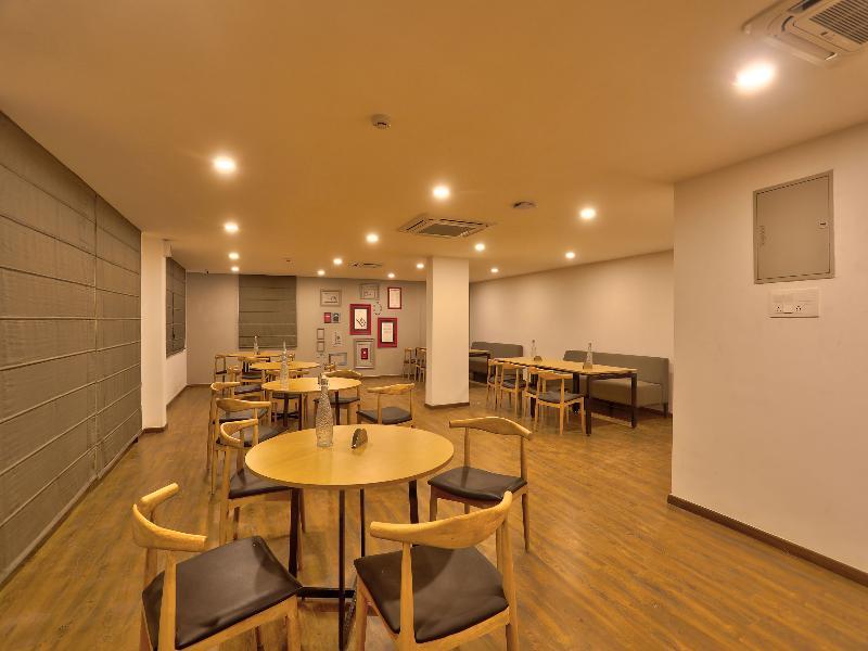 Oyo Townhouse 87 Spartan Nagar Csennai Kültér fotó